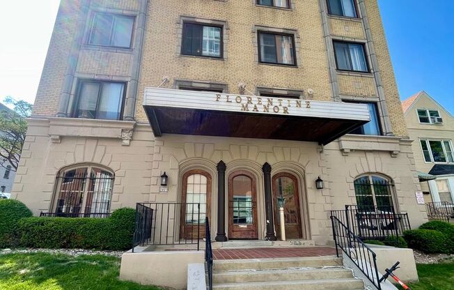 Studio, 1 bath, $895, Unit 304