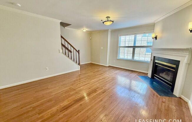 3044 S GLEBE RD
