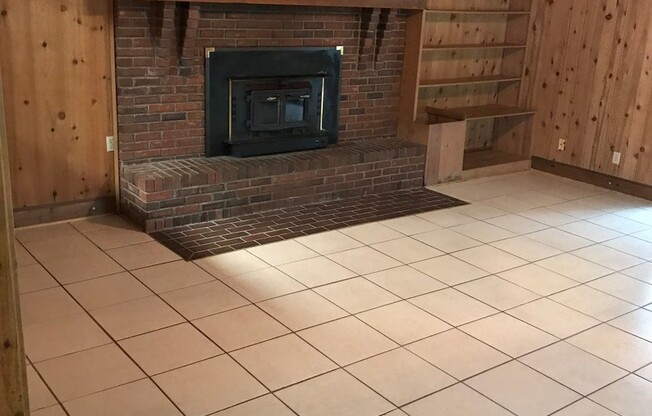 4x2 large home for rent!