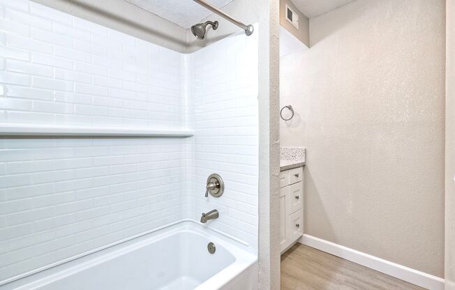 2 beds, 2 baths, $2,495, Unit 43