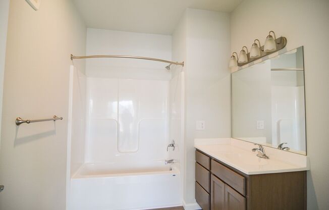 3 beds, 2 baths, 1,153 sqft, $1,349, Unit 1120-315