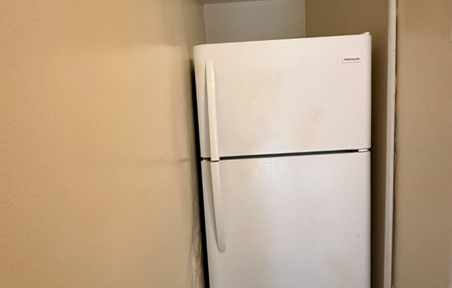 Studio, 1 bath, $1,000, Unit Unit A