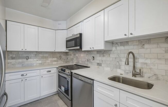 2 beds, 1 bath, 992 sqft, $2,195, Unit 209