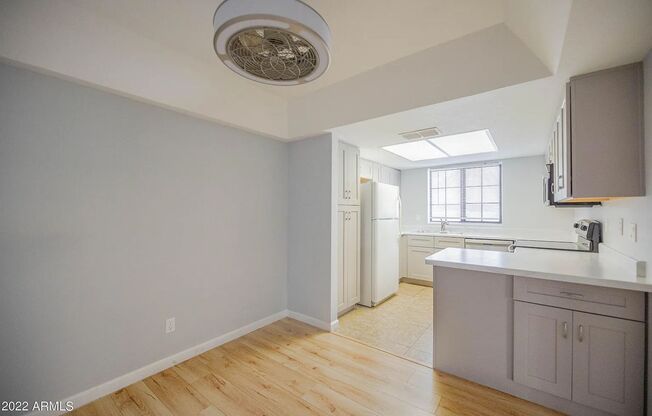 2 beds, 2 baths, $1,695, Unit UNIT 115