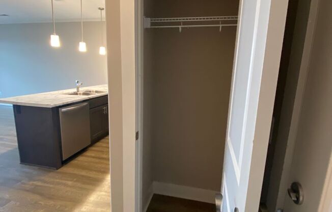 1 bed, 1 bath, 798 sqft, $975, Unit 202