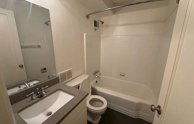 Studio, 1 bath, 411 sqft, $1,150, Unit 316