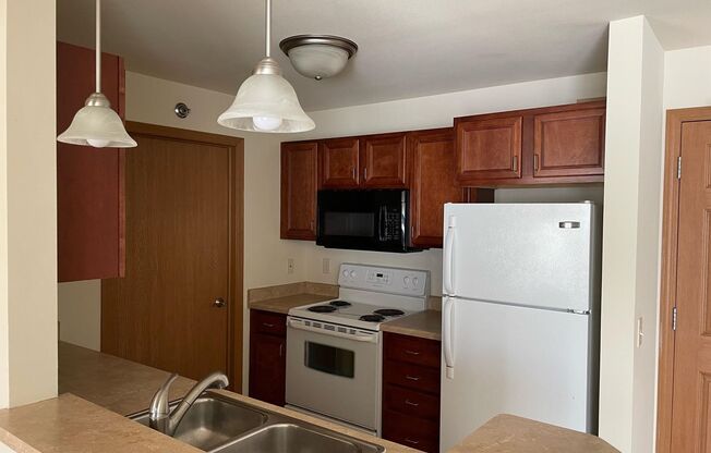 1 bed, 2 baths, $1,600, Unit 871-207