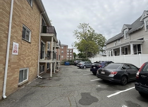 87 CEDAR ST