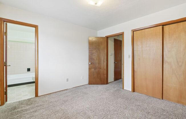 1 bed, 1 bath, 660 sqft, $1,110, Unit Y - 03