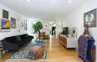 239 BLEECKER ST