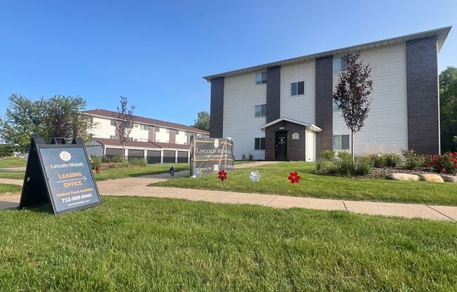 3 beds, 1 bath, 1,200 sqft, $1,245, Unit 109 (Model)