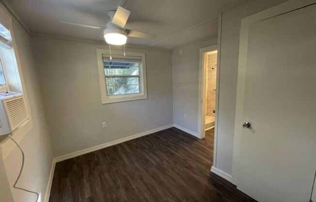 Newly Renovated 1 Bedroom, 1 Bathroom Apartment