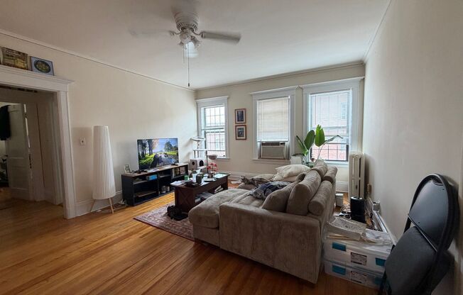 1 bed, 1 bath, $2,375, Unit 304