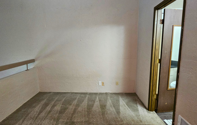 1 bed, 1 bath, $1,200, Unit 31