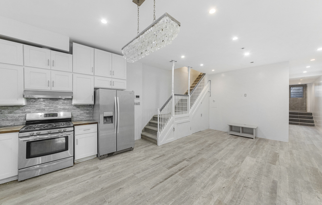 1061 FULTON ST