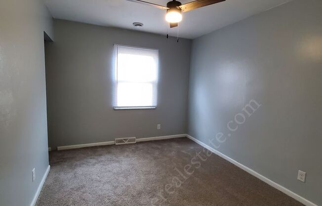 3 beds, 1 bath, $1,300