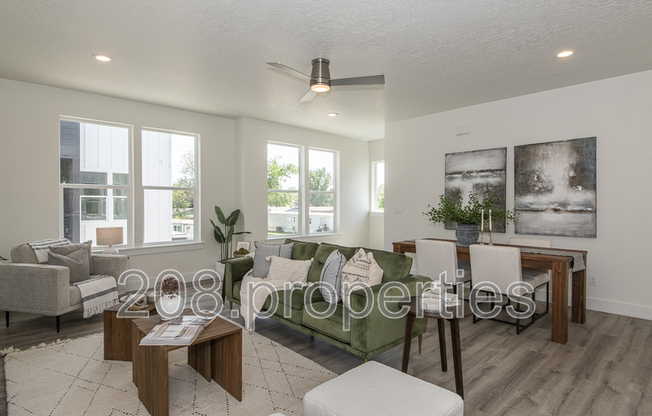 486 E VIOLETS CV LN
