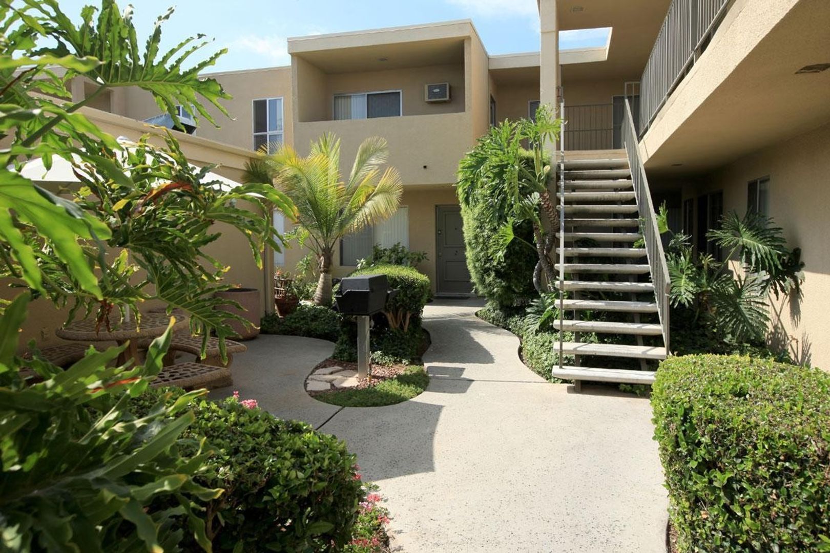 Four Winds Apartments