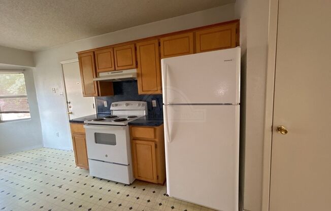 3 beds, 2 baths, $1,325