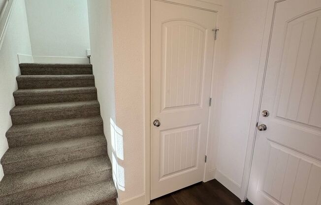 2 beds, 2 baths, $2,395, Unit # 28101