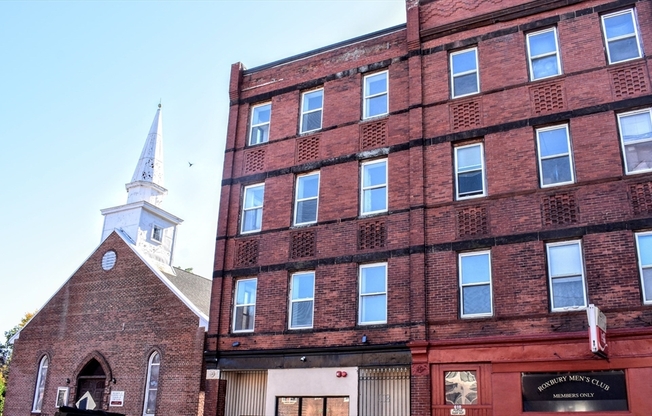 608 SHAWMUT AVE