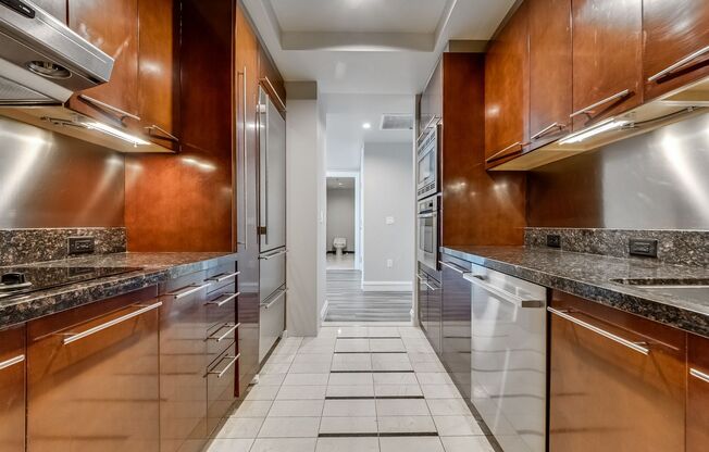 2 beds, 2 baths, $2,800, Unit # 3706