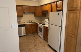 3 beds, 1 bath, $3,600, Unit 3