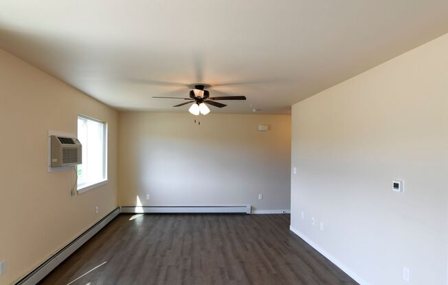 2 beds, 1.5 baths, 1,142 sqft, $1,620, Unit HO 137-02