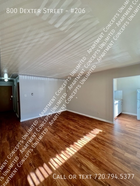 800 DEXTER ST