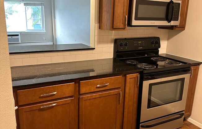 1 bed, 1 bath, 750 sqft, $1,195, Unit 209 (R)