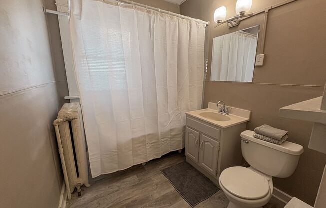 1 bed, 1 bath, 650 sqft, $850, Unit 519 S 18th St-5