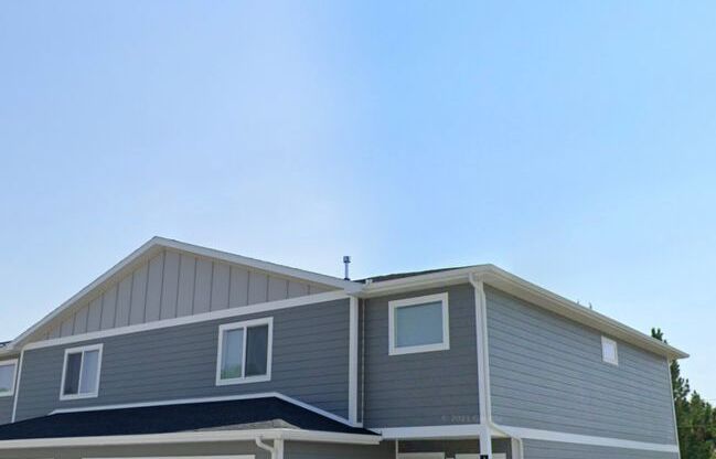 3 bed 2.5 bath home rental