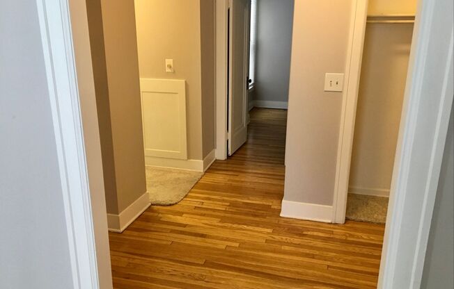 2 beds, 1 bath, 962 sqft, $1,525, Unit 1K