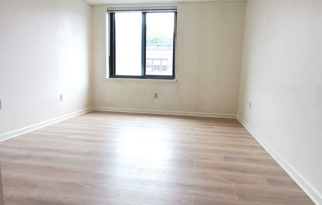 2 beds, 2 baths, 1,020 sqft, $4,200, Unit 302