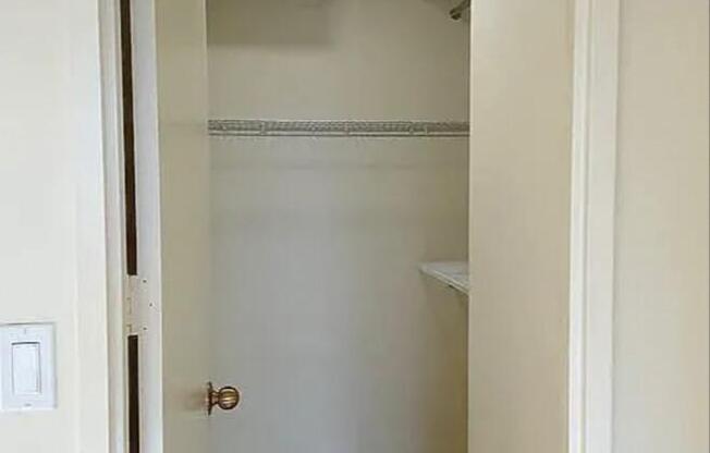 2 beds, 2 baths, 1,090 sqft, $7,000, Unit 9E