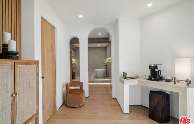 3 beds, 4 baths, 3,820 sqft, $24,900, Unit PHW