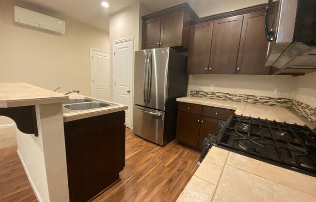 3 Bedroom Sherwood Townhome in Cedar Brook Neighborhood!