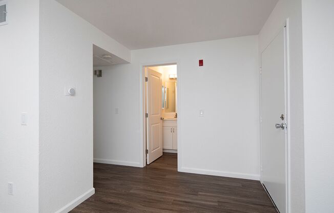 2 beds, 2 baths, 965 sqft, $2,895, Unit 225