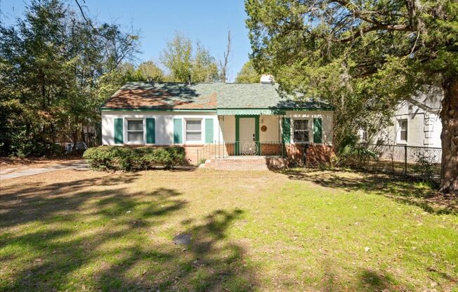 Charming 4-Bedroom Home in Victory Manor – Prime Savannah Location!