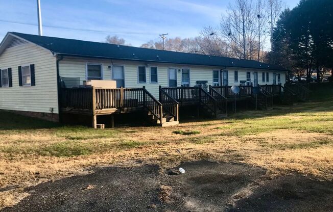 Adorable 1 bedroom 1 bath apartment . Located in Dallas