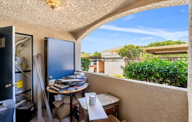 3 beds, 2 baths, $1,600, Unit # 176
