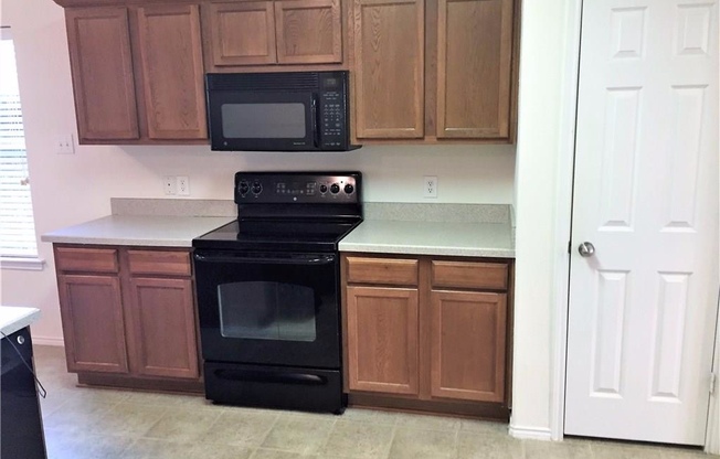 3 beds, 2 baths, $2,250