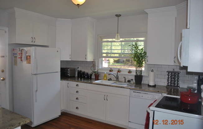 3 beds, 2 baths, $2,100