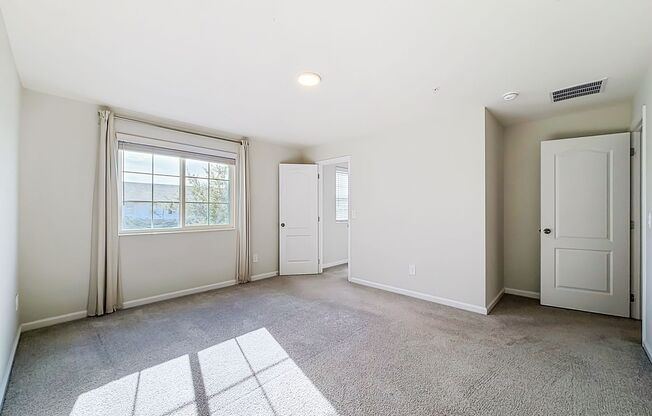 3 beds, 2.5 baths, $2,250
