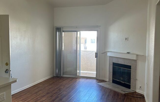 1-Bedroom Condo in Gated Green Valley Community – Henderson