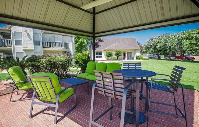 outdoor lounge at apartment community 