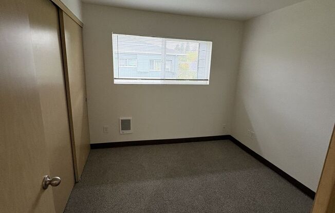 2 beds, 1 bath, 650 sqft, $1,275, Unit 1505-23