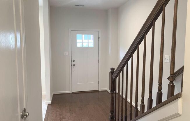 Gorgeous 3bd 2/2bth townhouse in Parkside!