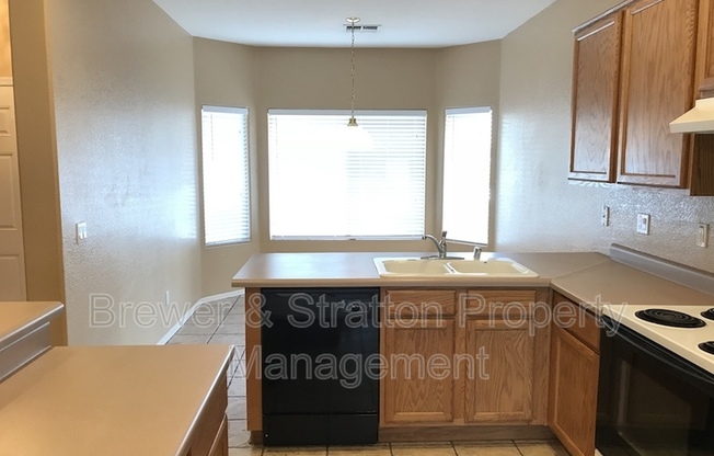 3 beds, 2 baths, 1,524 sqft, $1,800