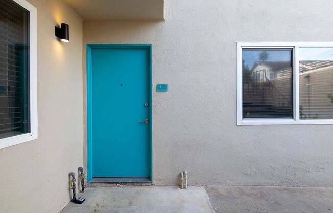 1 bed, 1 bath, $2,395, Unit 90-05